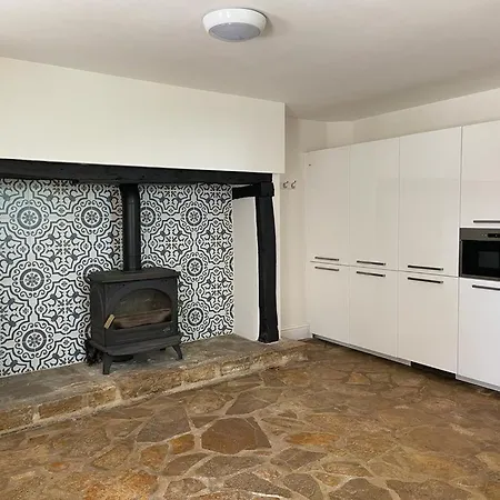 בית נופש Beautiful 4 Bedroom Country Sleeps 7
